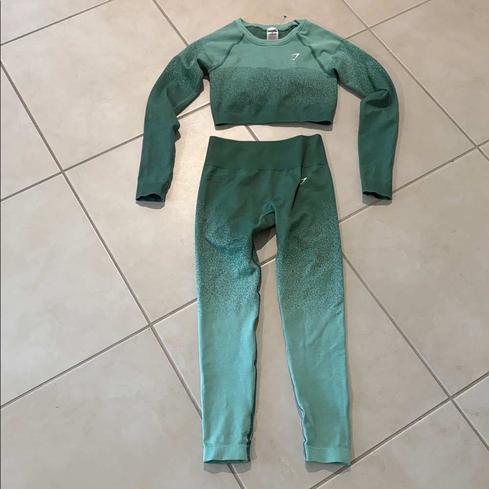 Never worn gymshark 2pc small ADAPT OMBRÉ leggings crop top 1134 - Picture 2 of 6